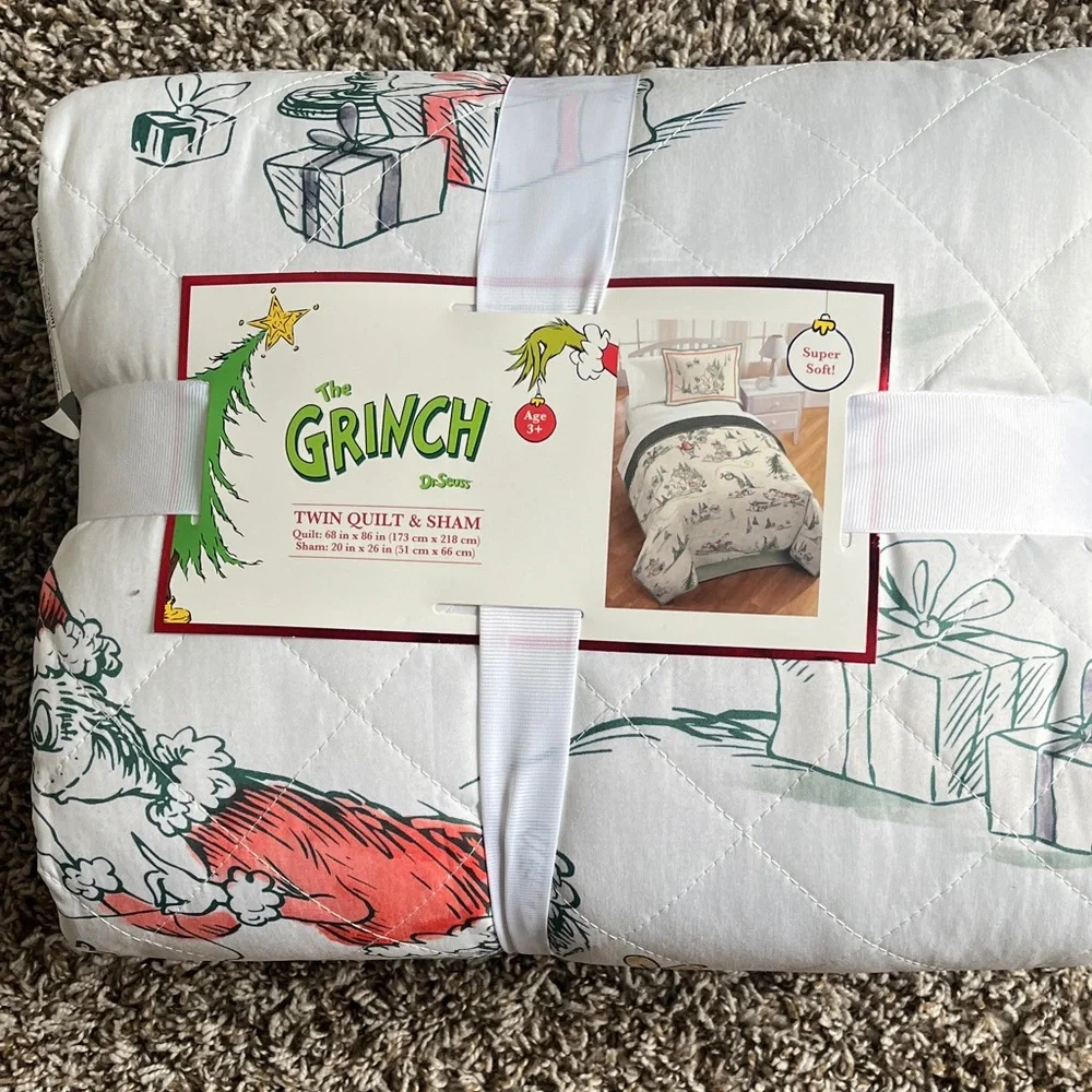 The grinch Twin Quilt & Sham Set